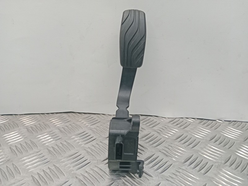 Recambio de pedal acelerador para dacia sandero ii 1.0 tce 90 gpf referencia OEM IAM 180100912R  