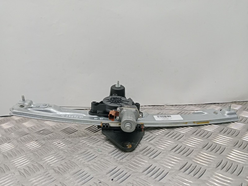 Recambio de elevalunas delantero derecho para dacia sandero ii 1.0 tce 90 gpf referencia OEM IAM 807206015R  