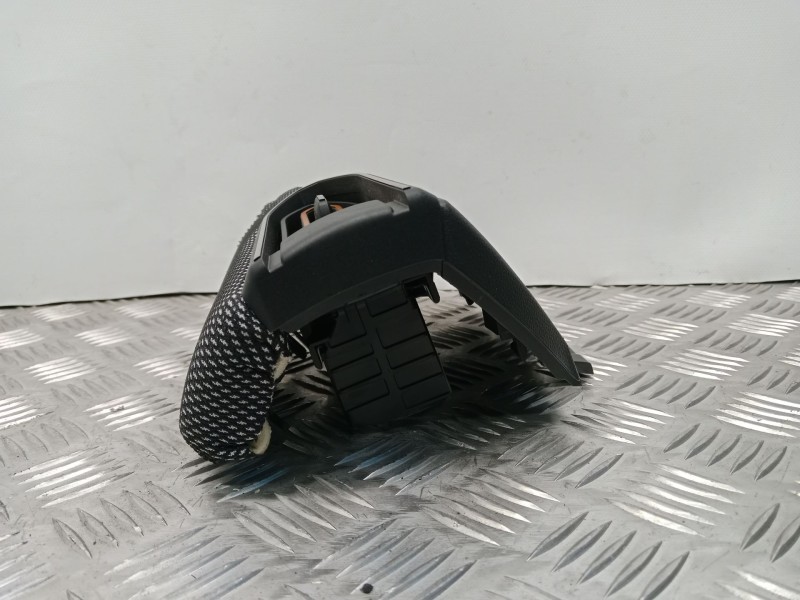 Recambio de rejilla aireadora para dacia sandero ii 1.0 tce 90 gpf referencia OEM IAM 687606085R  