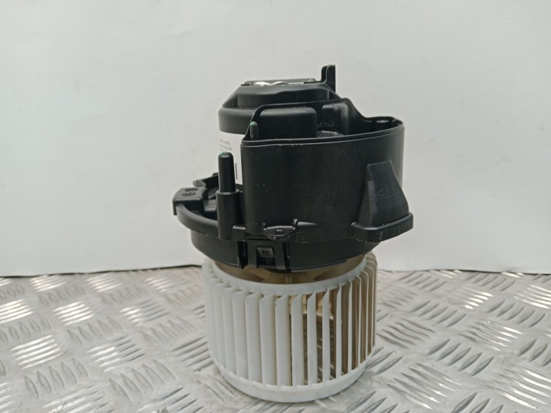 Recambio de motor calefaccion para dacia sandero ii 1.0 tce 90 gpf referencia OEM IAM M01163606680  