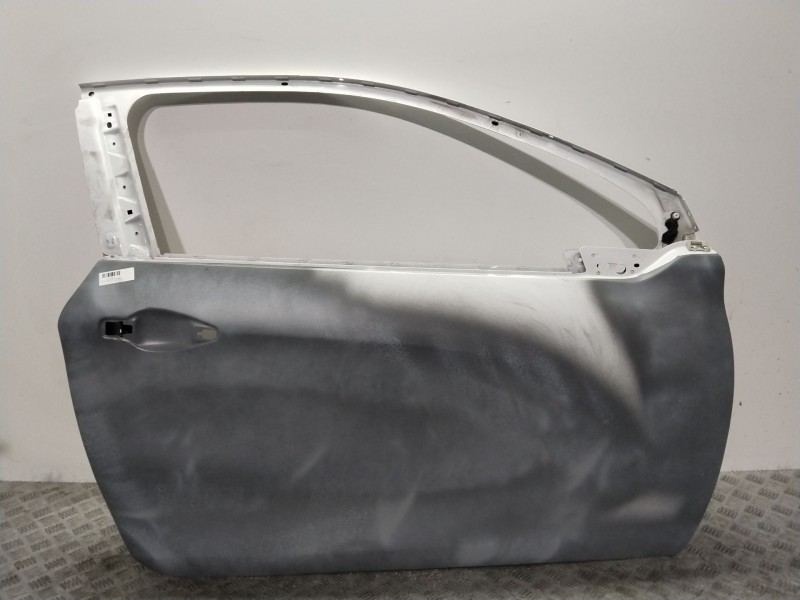 Recambio de puerta delantera derecha para peugeot 208 access referencia OEM IAM 9671889680  BLANCO