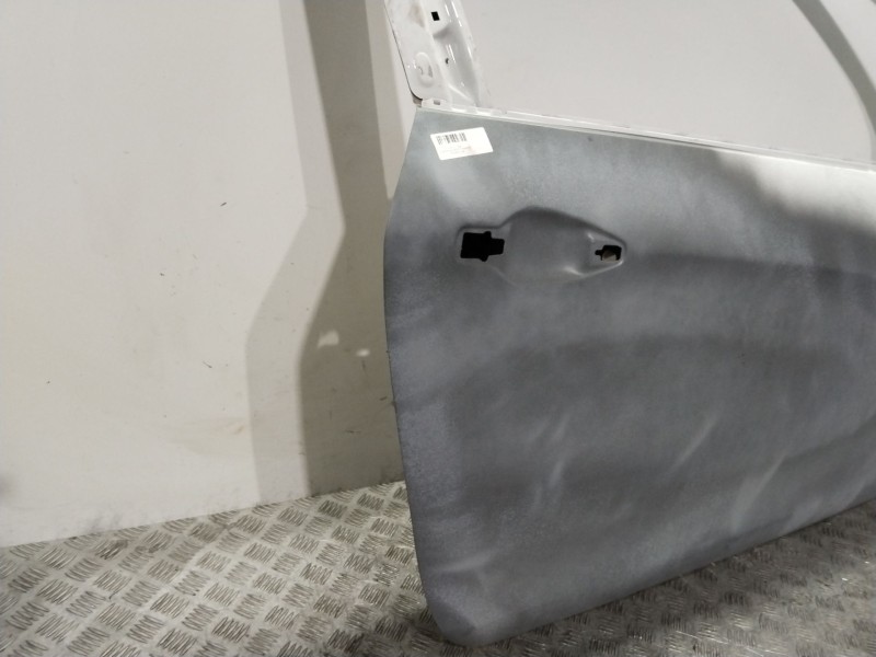 Recambio de puerta delantera derecha para peugeot 208 access referencia OEM IAM 9671889680  BLANCO