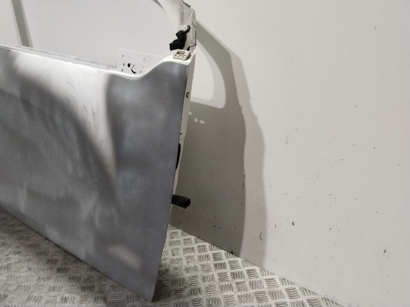 Recambio de puerta delantera derecha para peugeot 208 access referencia OEM IAM 9671889680  BLANCO