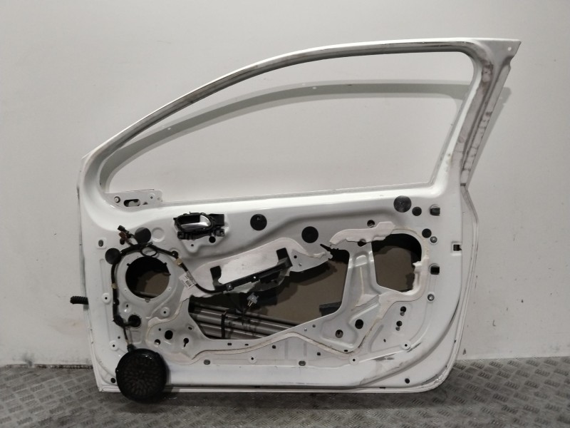 Recambio de puerta delantera derecha para peugeot 208 access referencia OEM IAM 9671889680  BLANCO