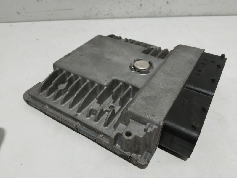 Recambio de centralita motor uce para volkswagen polo (6r1) advance referencia OEM IAM 03F906070GD  