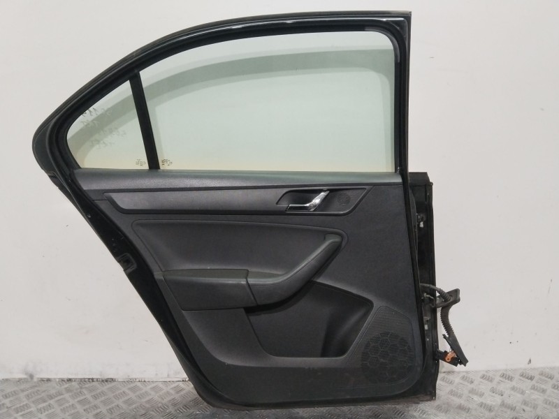 Recambio de puerta trasera izquierda para skoda rapid (nh3, nk3, nk6) 1.6 tdi referencia OEM IAM 60U833056  