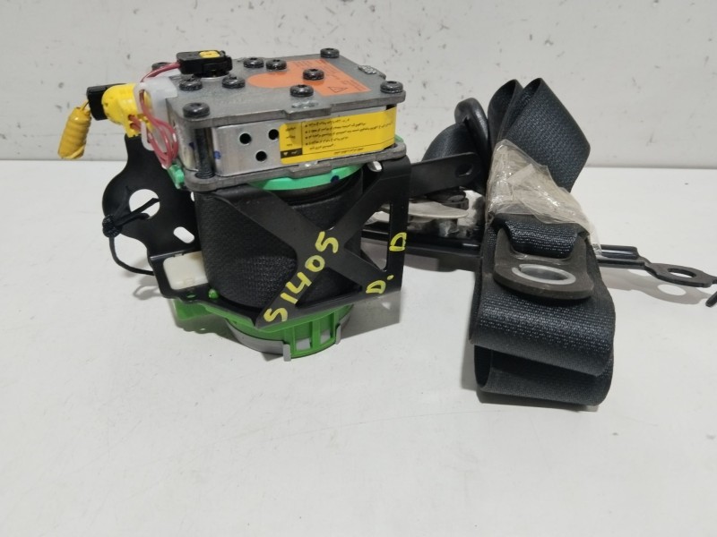 Recambio de cinturon seguridad delantero derecho para toyota auris (_e15_) 1.6 (zre151_) referencia OEM IAM 7322002120  30581829