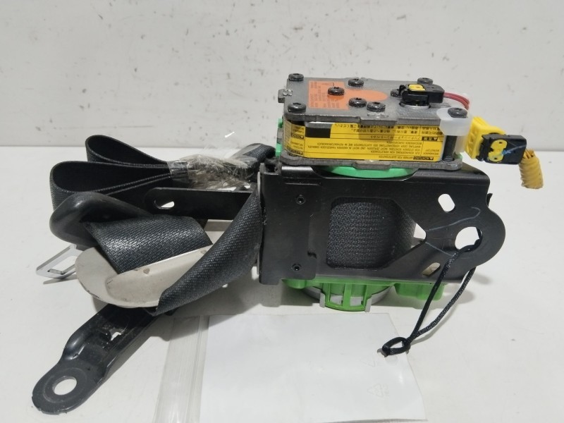 Recambio de cinturon seguridad delantero derecho para toyota auris (_e15_) 1.6 (zre151_) referencia OEM IAM 7322002120  30581829