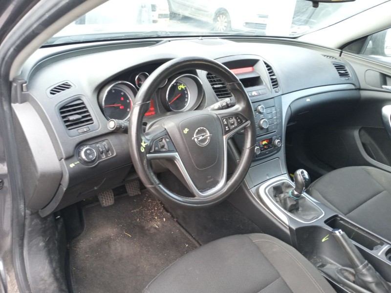 opel insignia a sports tourer (g09) del año 2009