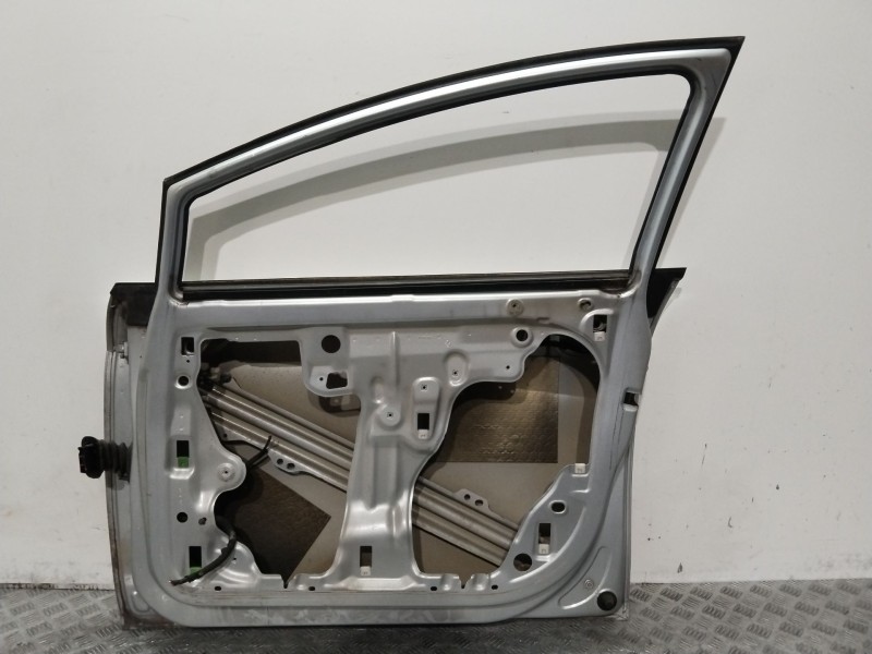 Recambio de puerta delantera derecha para seat leon (1p1) 2.0 tdi 16v referencia OEM IAM 1P0831056A  