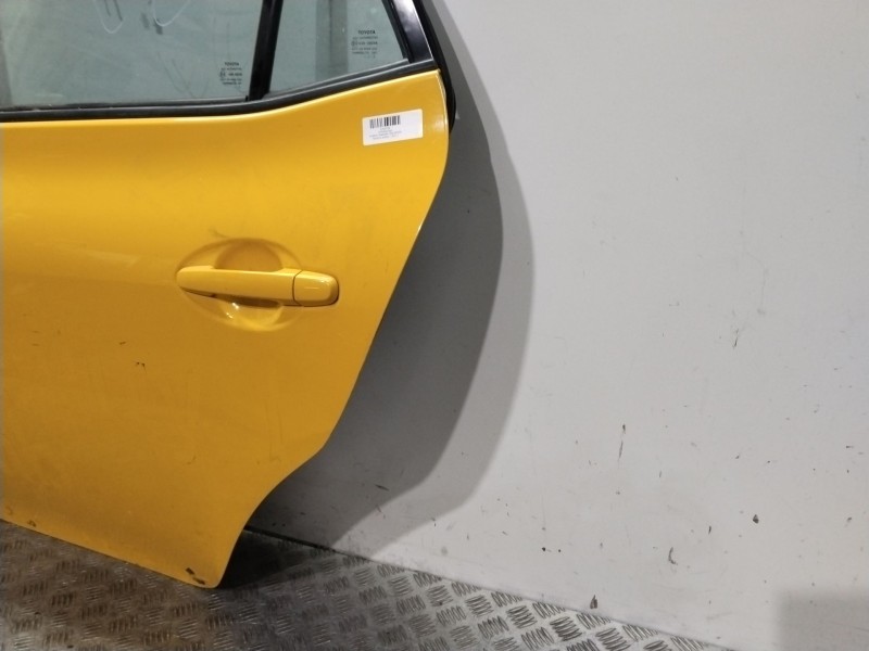 Recambio de puerta trasera izquierda para toyota auris (_e15_) 2.0 d-4d (ade150_) referencia OEM IAM 6700402260  