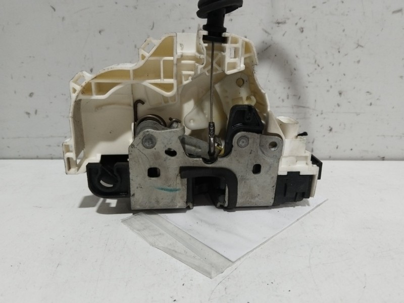 Recambio de cerradura puerta delantera derecha para dodge journey 2.0 crd referencia OEM IAM P04589694AA   Recambio de cerradura puerta delantera derecha para dodge journey 2.0 crd referencia OEM IAM P04589694AA