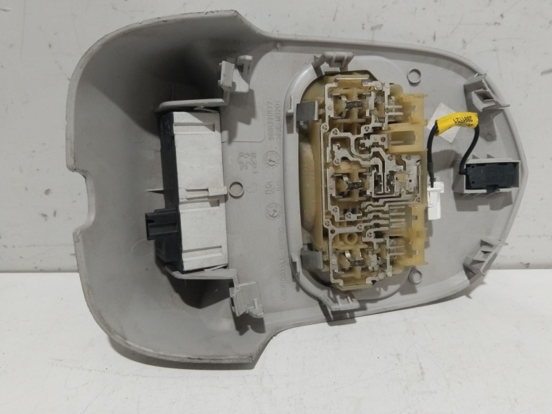 Recambio de luz interior delantera para peugeot 5008 (0u_, 0e_) 1.6 hdi referencia OEM IAM 9681370177  