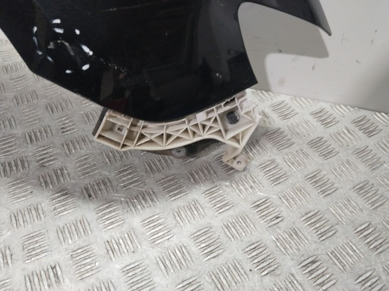 Recambio de aleta delantera derecha para mazda 3 sedán (bk) 1.6 (bk12) referencia OEM IAM BN8V52111D  NEGRO