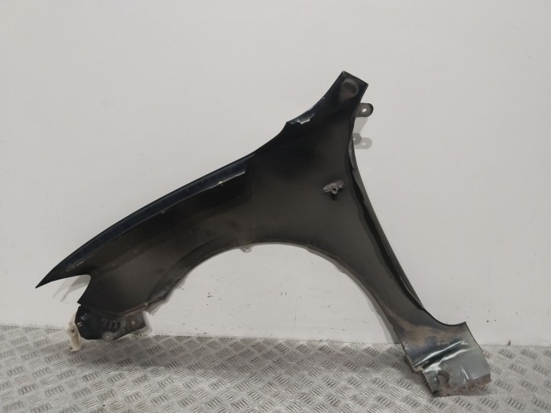 Recambio de aleta delantera derecha para mazda 3 sedán (bk) 1.6 (bk12) referencia OEM IAM BN8V52111D  NEGRO