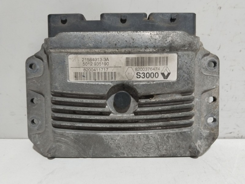 Recambio de centralita motor uce para renault modus confort dynamique referencia OEM IAM 8200411717  8200411717