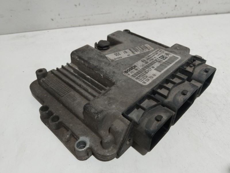 Recambio de centralita motor uce para peugeot 206 van 1.4 hdi referencia OEM IAM 0281012528  