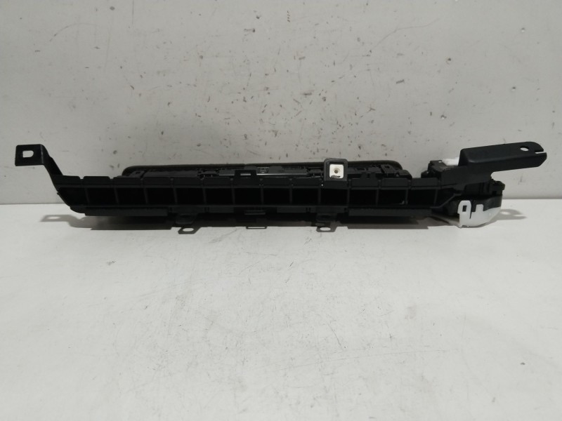 Recambio de rejilla aireador izquierdo para tesla model y (5yjy) ev referencia OEM IAM 180743800A  