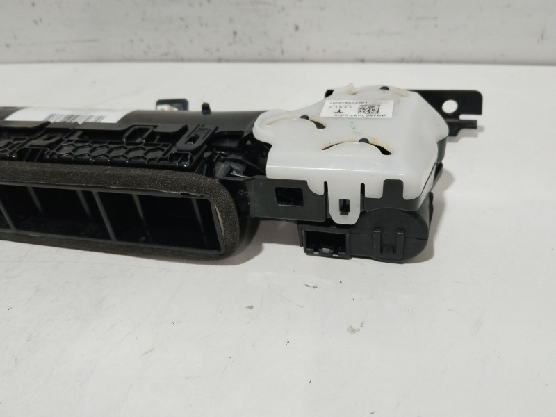 Recambio de rejilla aireador derecho para tesla model y (5yjy) ev referencia OEM IAM 180743700A  