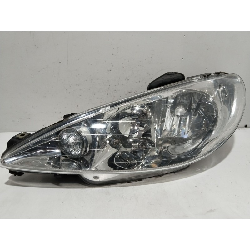 Recambio de faro izquierdo para peugeot 206 hatchback (2a/c) 1.4 i referencia OEM IAM 6204S7  