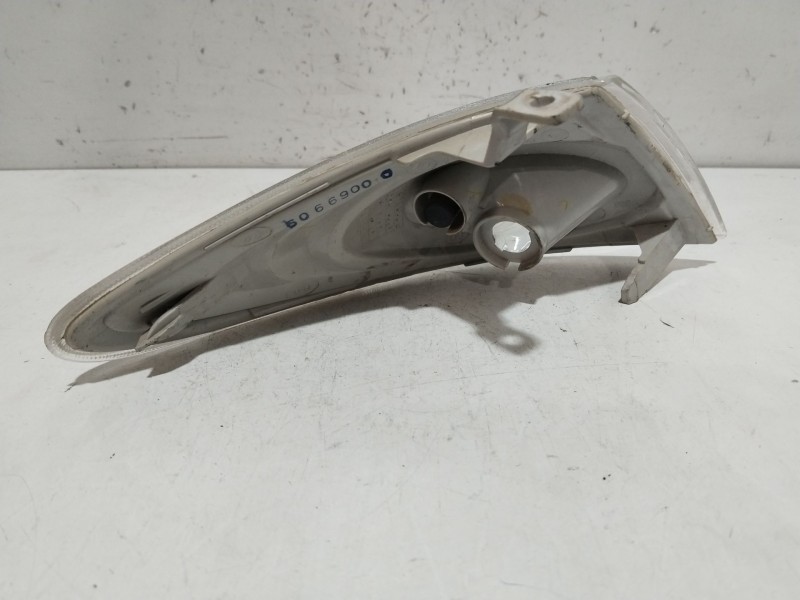 Recambio de piloto delantero izquierdo para mazda premacy (cp) 2.0 td referencia OEM IAM   