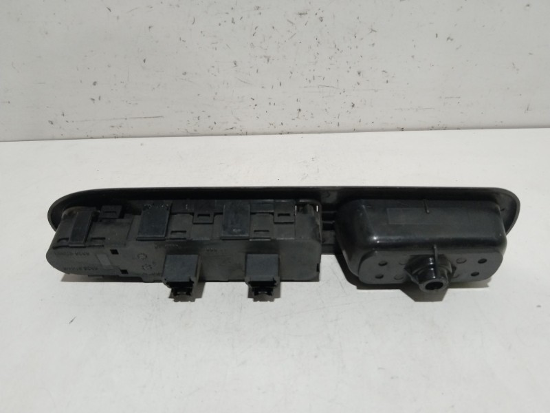Recambio de mando elevalunas delantero izquierdo para peugeot 407 sw sport referencia OEM IAM 53269704  53269700