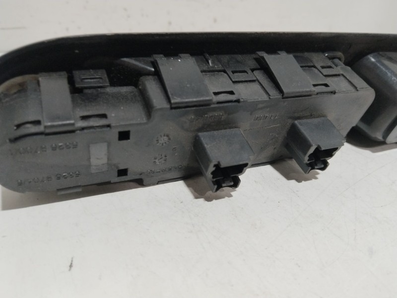 Recambio de mando elevalunas delantero izquierdo para peugeot 407 sw sport referencia OEM IAM 53269704  53269700