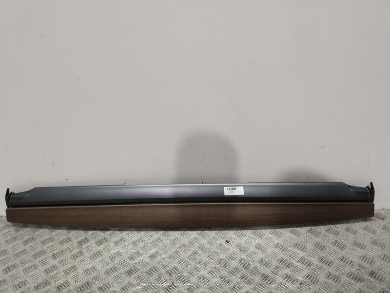 Recambio de moldura para tesla model y (5yjy) ev referencia OEM IAM 165536000A  