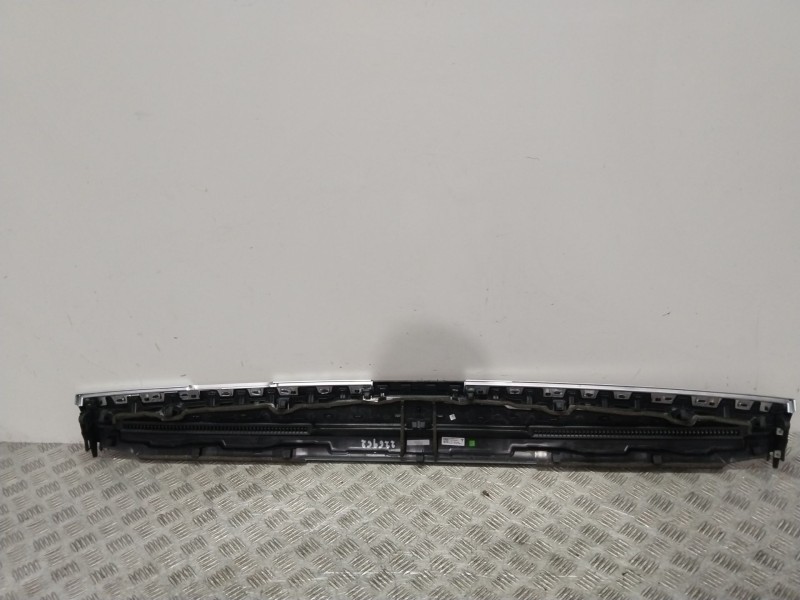 Recambio de moldura para tesla model y (5yjy) ev referencia OEM IAM 165536000A  