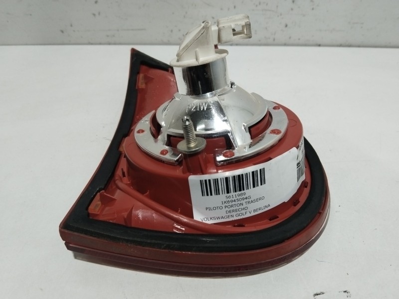 Recambio de piloto porton trasero derecho para volkswagen golf v berlina (1k1) conceptline (e) referencia OEM IAM 1K6945094G  