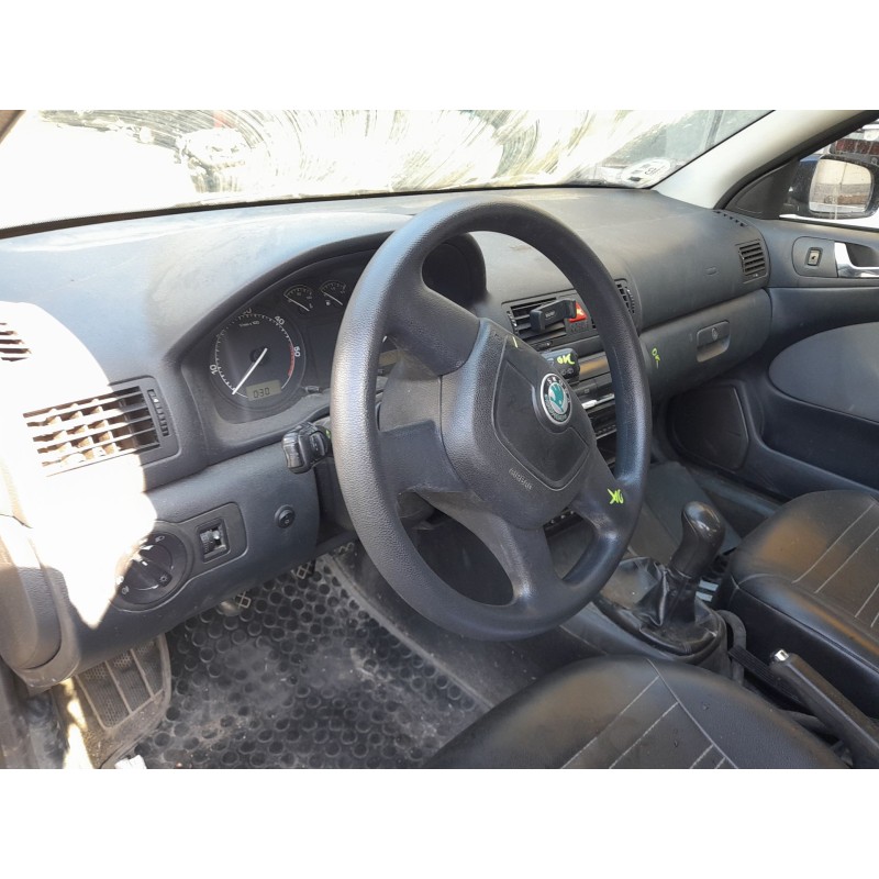 SKODA OCTAVIA I (1U2) - imagen 4