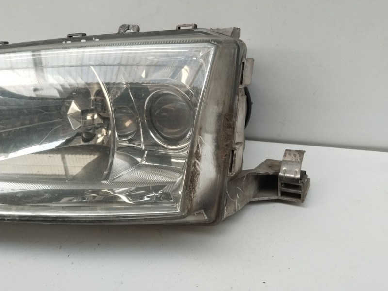 Recambio de faro izquierdo para skoda octavia berlina (1u2) tour referencia OEM IAM 1U1941017N   Recambio de faro izquierdo para skoda octavia berlina (1u2) tour referencia OEM IAM 1U1941017N