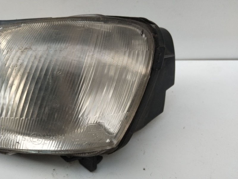 Recambio de faro izquierdo para peugeot 106 (s1) cocktail referencia OEM IAM 6204C2  