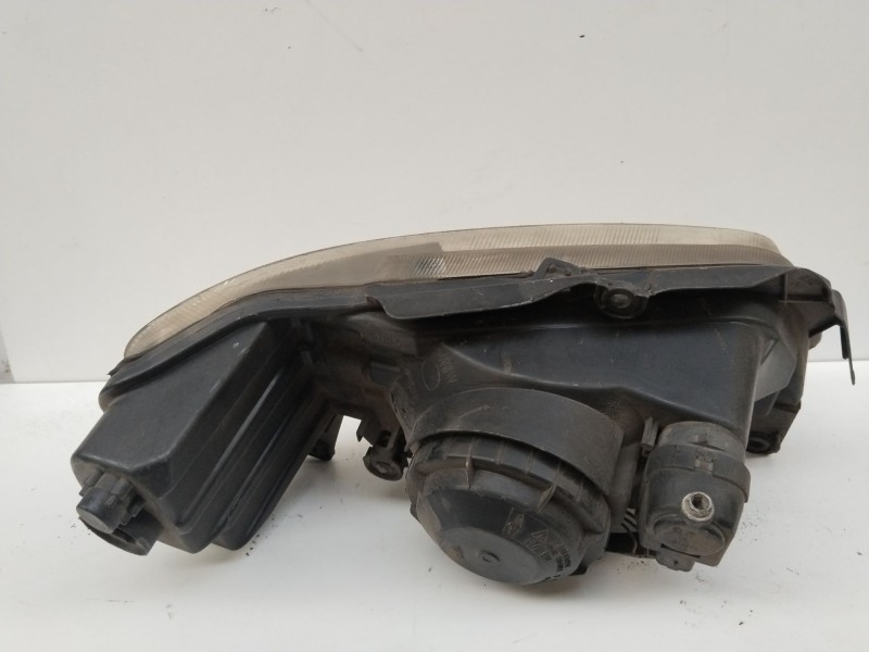 Recambio de faro izquierdo para peugeot 106 (s1) cocktail referencia OEM IAM 6204C2  