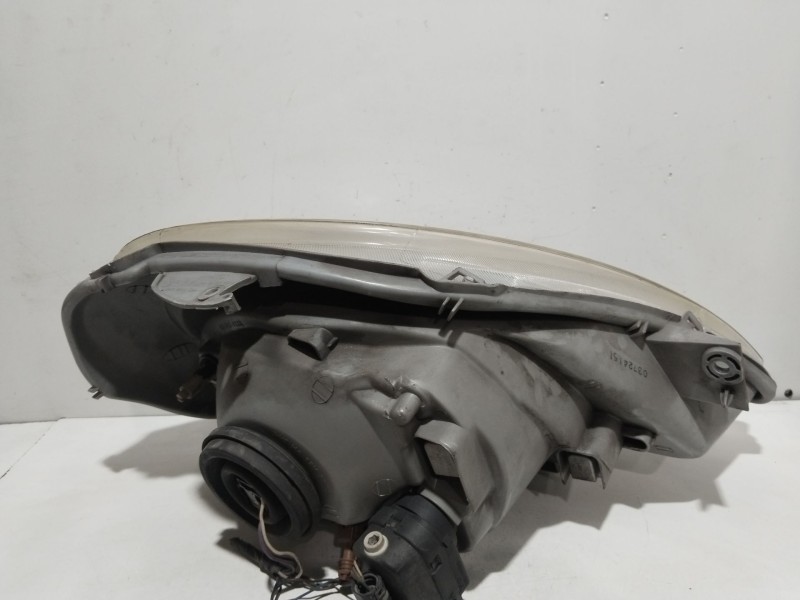 Recambio de faro izquierdo para nissan primastar autobús (x83) dci 100 referencia OEM IAM 2606000QAE  084421133L