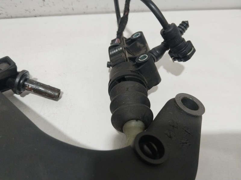 Recambio de pedal embrague para mini mini (r56) cooper d referencia OEM IAM 35316  