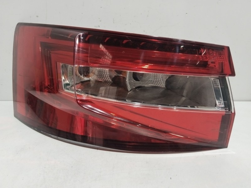 Recambio de piloto trasero derecho para skoda superb iii (3v3) 2.0 tdi referencia OEM IAM 3V5945207  