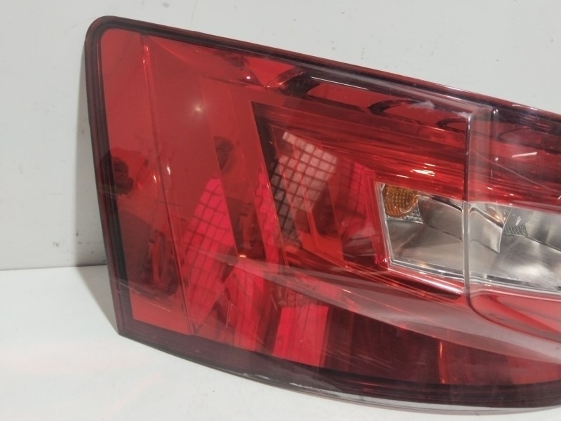 Recambio de piloto trasero derecho para skoda superb iii (3v3) 2.0 tdi referencia OEM IAM 3V5945207  