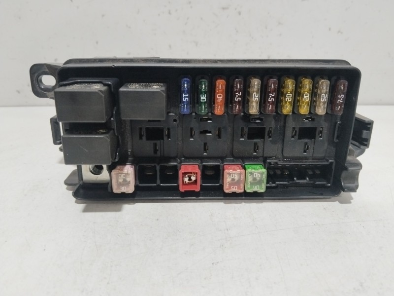 Recambio de caja reles / fusibles para mini mini (r56) cooper d referencia OEM IAM 9213372  