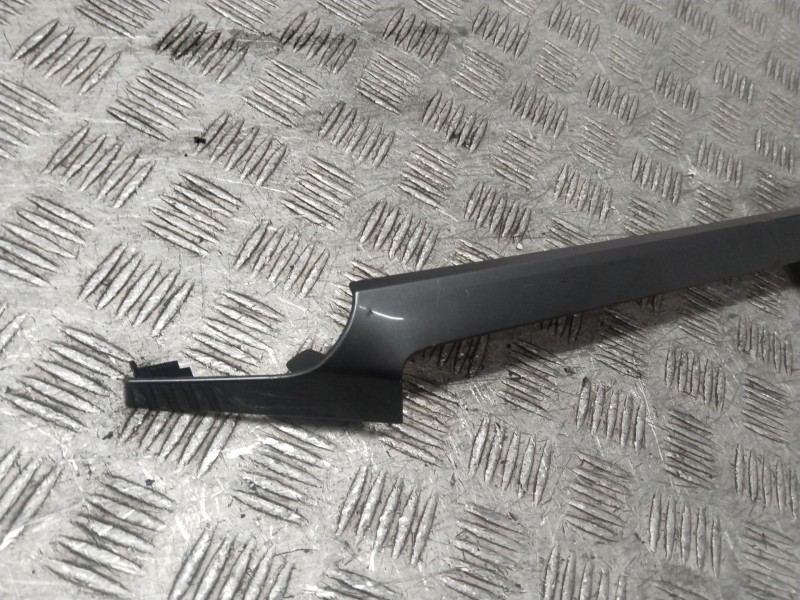 Recambio de moldura para skoda superb iii (3v3) 2.0 tdi referencia OEM IAM 3V1858418E  