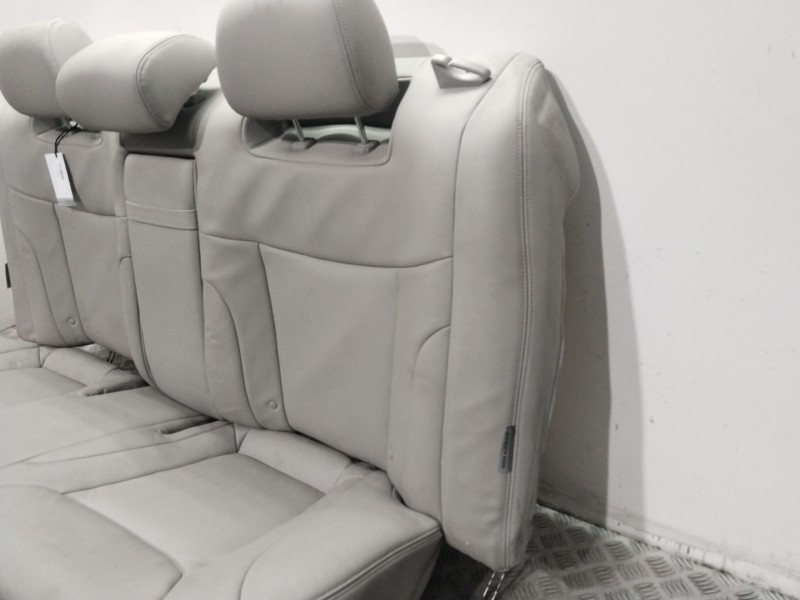 Recambio de asientos traseros para kia opirus (gh) 3.5 referencia OEM IAM   