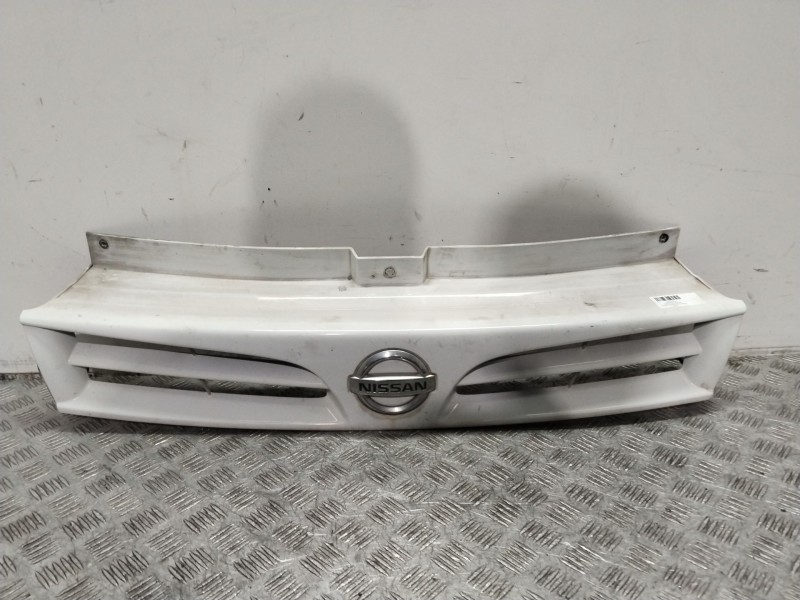 Recambio de rejilla delantera para nissan primastar autobús (x83) dci 100 referencia OEM IAM 8200137047  