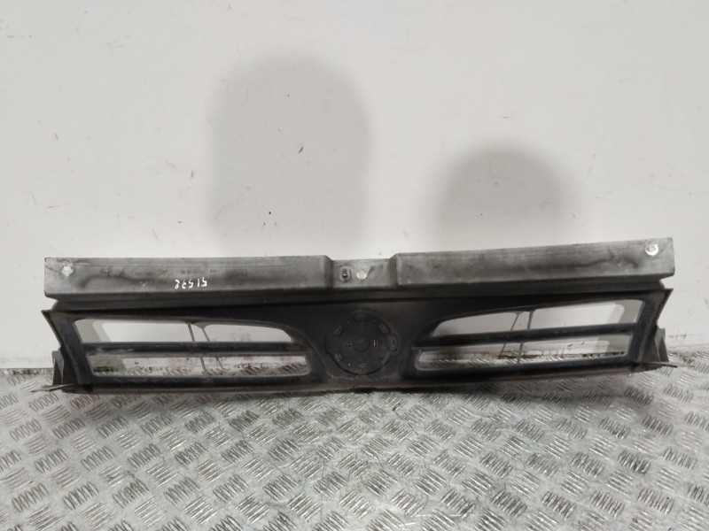 Recambio de rejilla delantera para nissan primastar autobús (x83) dci 100 referencia OEM IAM 8200137047  