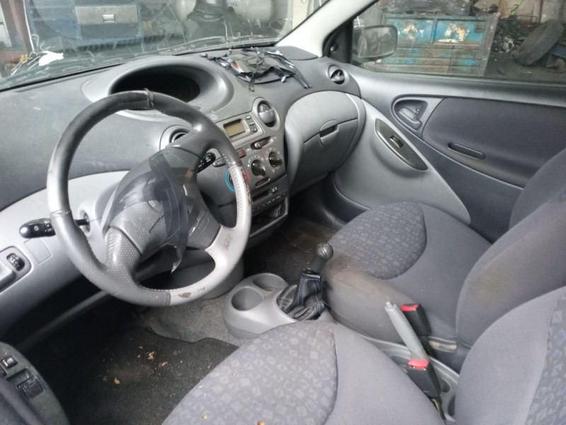 toyota yaris (_p1_) del año 2001