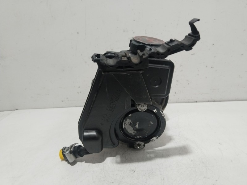 Recambio de bomba direccion para peugeot 206 hatchback (2a/c) 1.4 16v referencia OEM IAM 26079884  