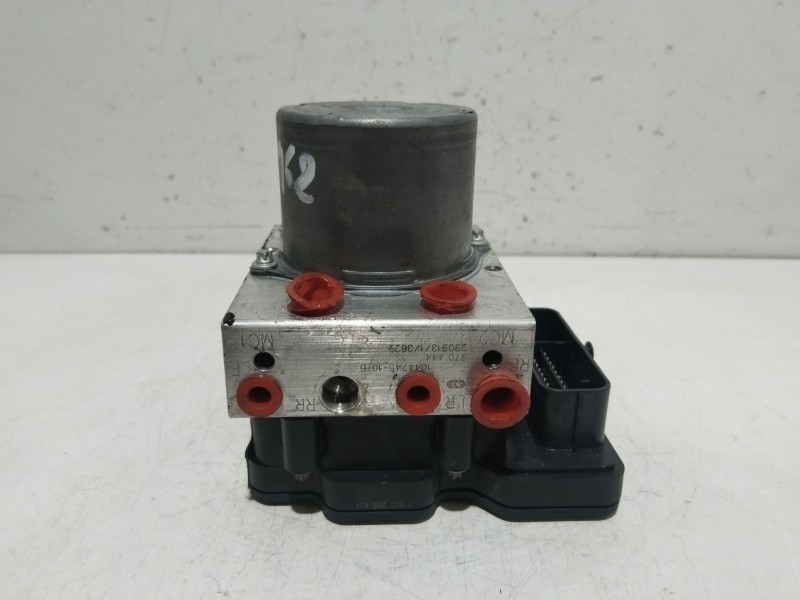 Recambio de abs para tesla model y (5yjy) ev referencia OEM IAM 104474510B  