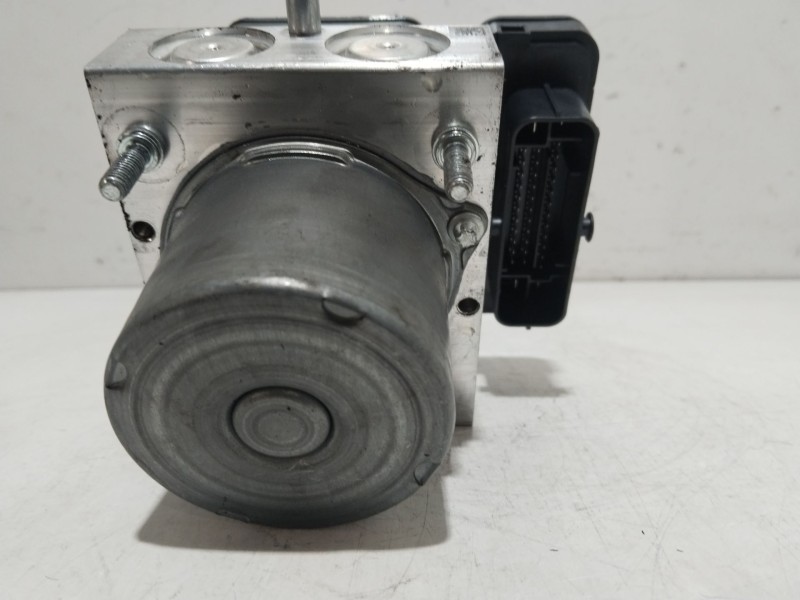 Recambio de abs para tesla model y (5yjy) ev referencia OEM IAM 104474510B  
