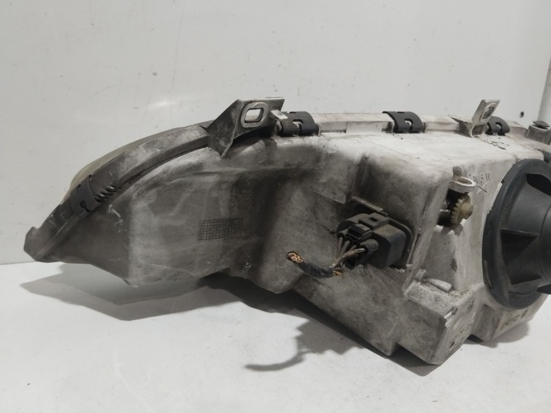 Recambio de faro derecho para ford galaxy i (wgr) 1.9 tdi referencia OEM IAM 0301048312  