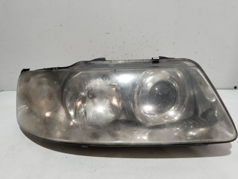 Recambio de faro derecho para audi a3 (8l1) 1.6 referencia OEM IAM 153989000  