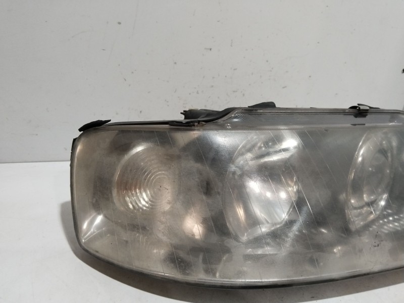 Recambio de faro derecho para audi a3 (8l1) 1.6 referencia OEM IAM 153989000  